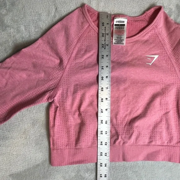 Gymshark sz M Soft Pink Long Sleeve Crop Top Athletic Workout Gym EUC - Picture 7 of 13